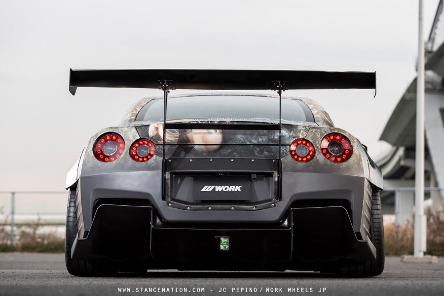  Nissan GT-R Godzilla by Ben Sopra 2014 года  (фото 14 из 18)